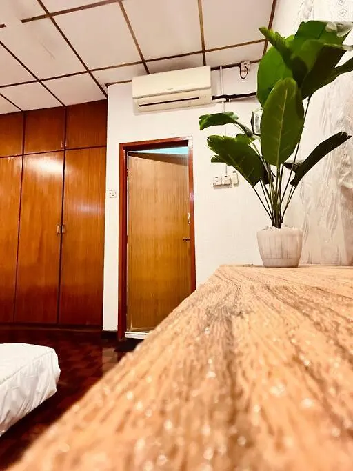 Luxury Private Pool Villa + Riverview Bbq Patio! George Town