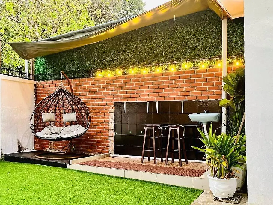 Luxury Private Pool Villa + Riverview Bbq Patio! George Town 0*,  Malaysia