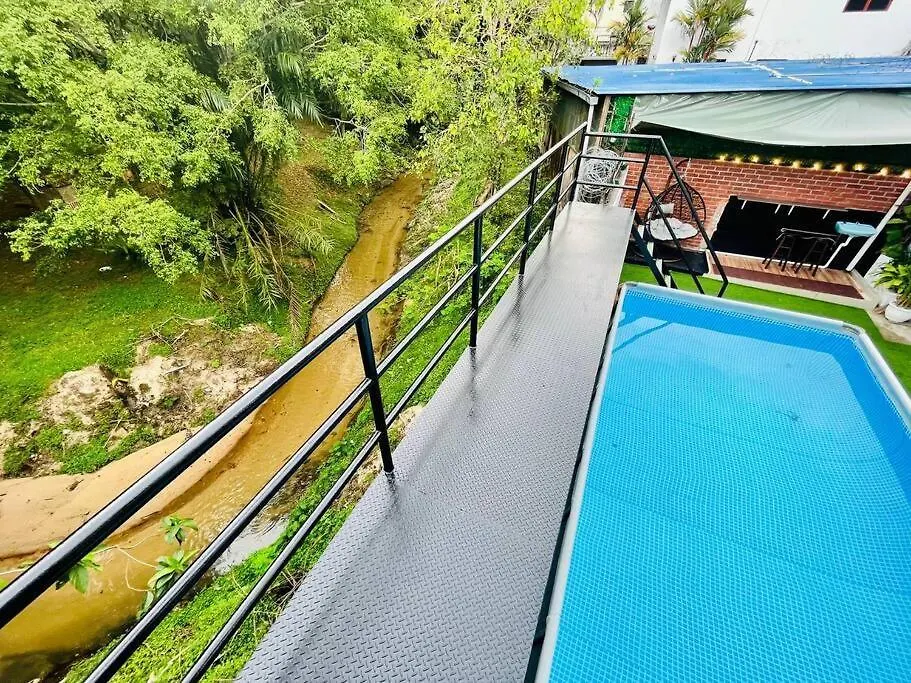 Luxury Private Pool Villa + Riverview Bbq Patio! George Town