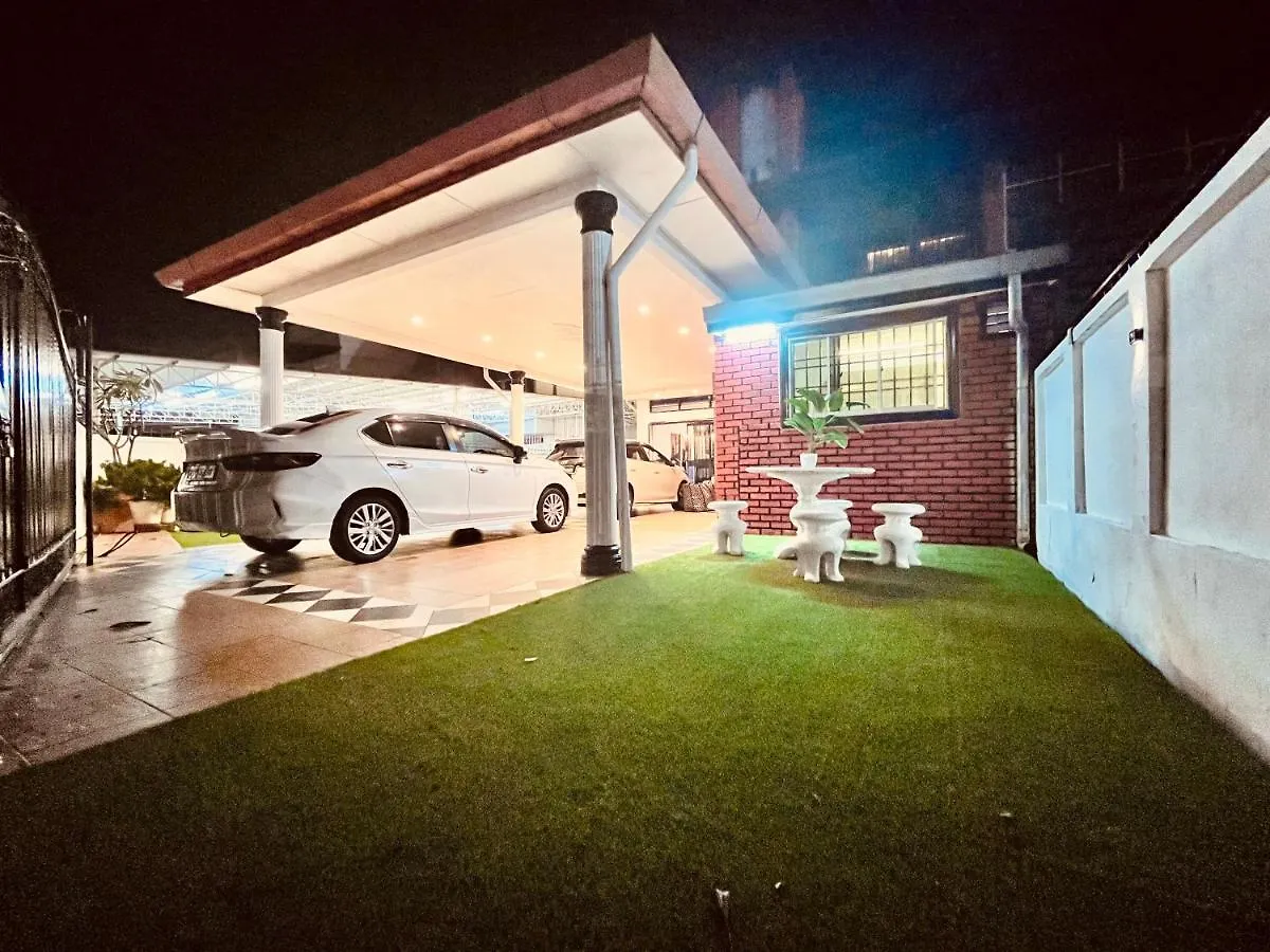 Luxury Private Pool Villa + Riverview Bbq Patio! George Town 0*,  Malaysia