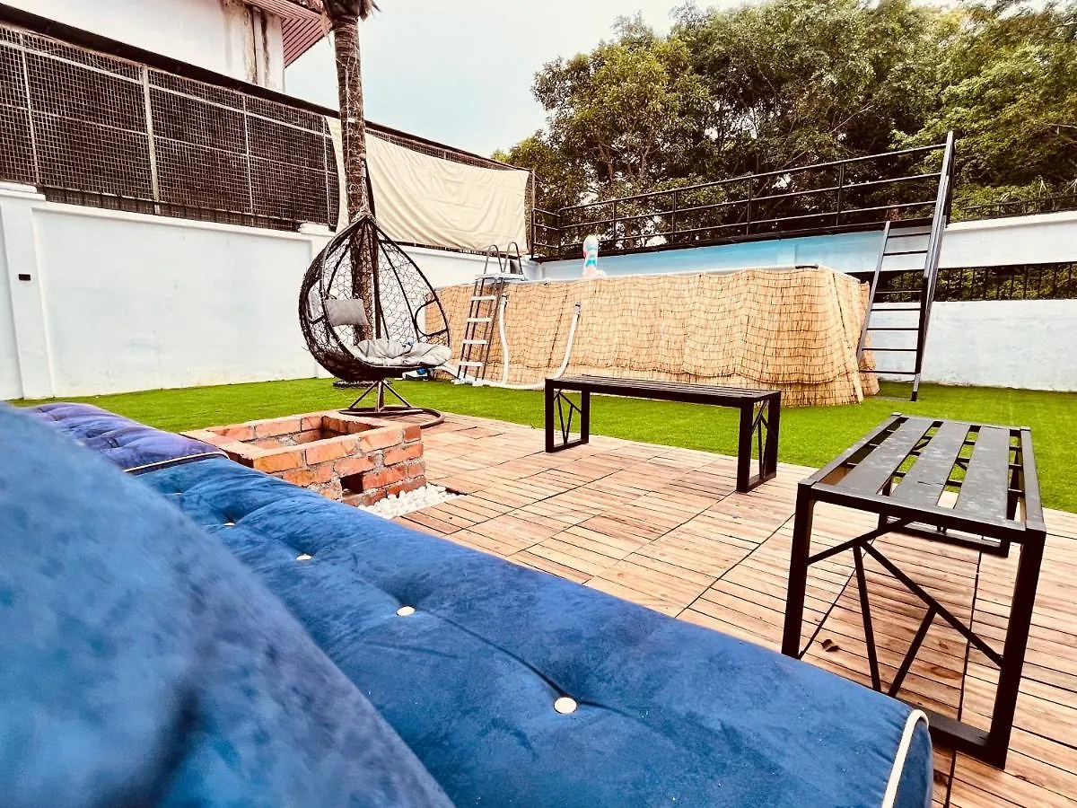 Luxury Private Pool Villa + Riverview Bbq Patio! George Town
