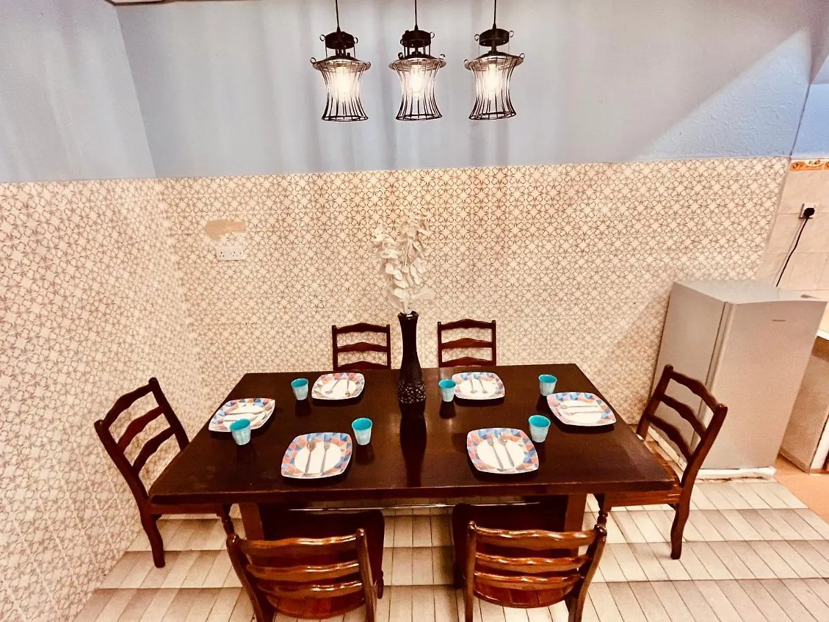Luxury Private Pool Villa + Riverview Bbq Patio! George Town